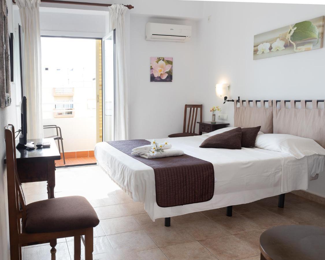 Hostal Yebisah Санта-Эулалия-дель-Рио Экстерьер фото
