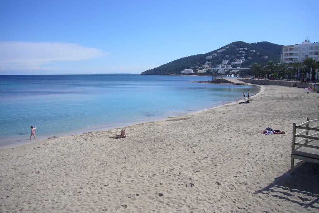 Hostal Yebisah Санта-Эулалия-дель-Рио Экстерьер фото