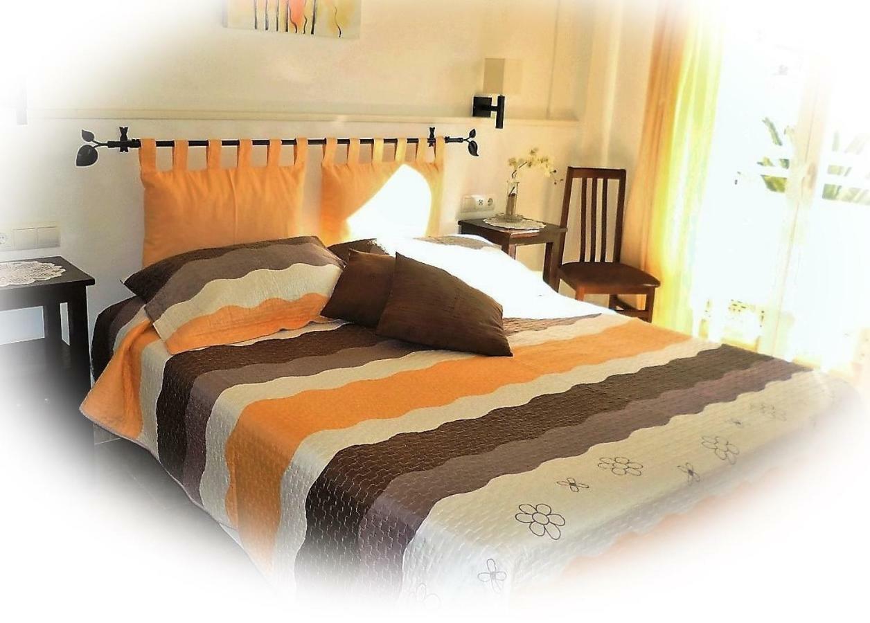 Hostal Yebisah Санта-Эулалия-дель-Рио Экстерьер фото